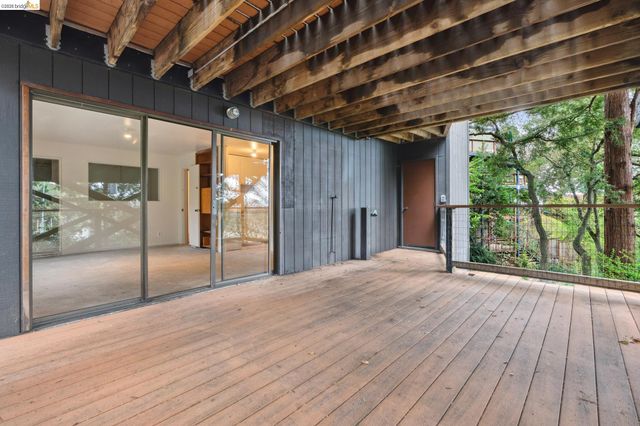 39 Canyon Rd, Berkeley, CA 94704