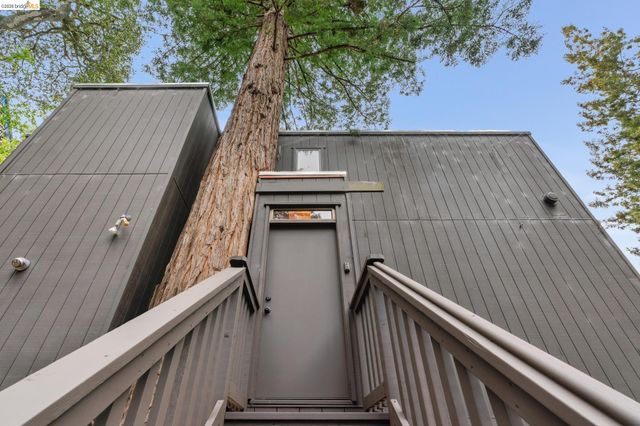 39 Canyon Rd, Berkeley, CA 94704