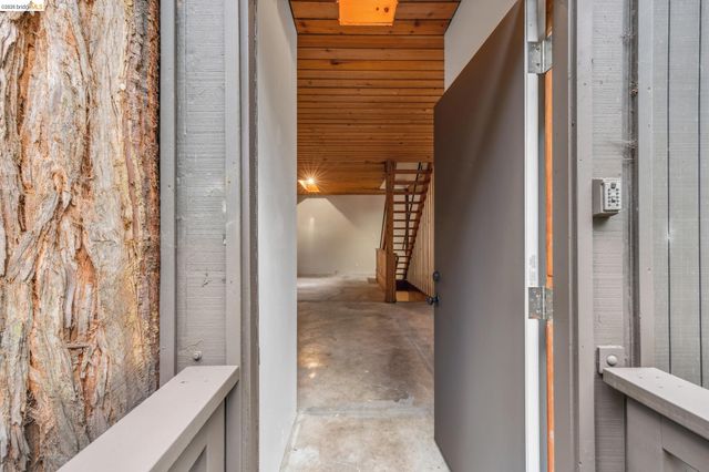 39 Canyon Rd, Berkeley, CA 94704