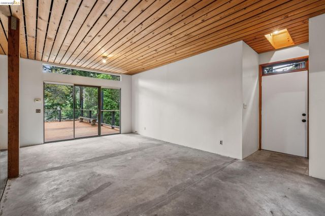 39 Canyon Rd, Berkeley, CA 94704