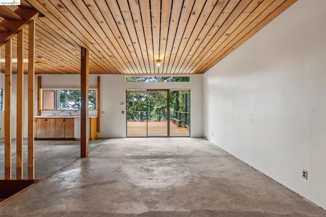 39 Canyon Rd, Berkeley, CA 94704