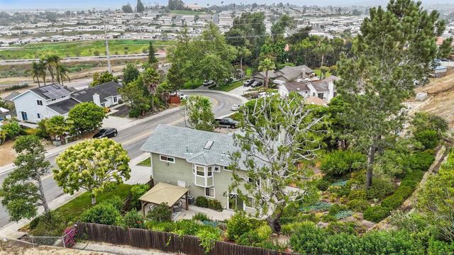 915 Lake Ridge Drive, San Marcos, CA 92078