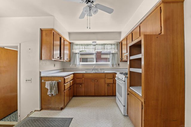28450 Suburban Drive, Warren, MI 48088