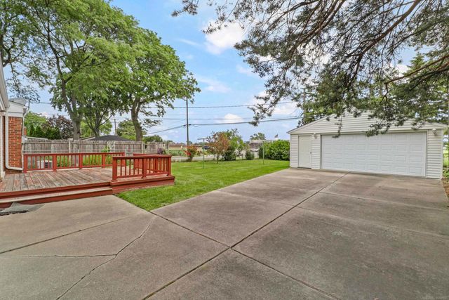 28450 Suburban Drive, Warren, MI 48088