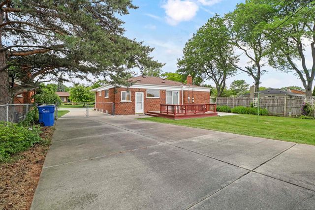 28450 Suburban Drive, Warren, MI 48088