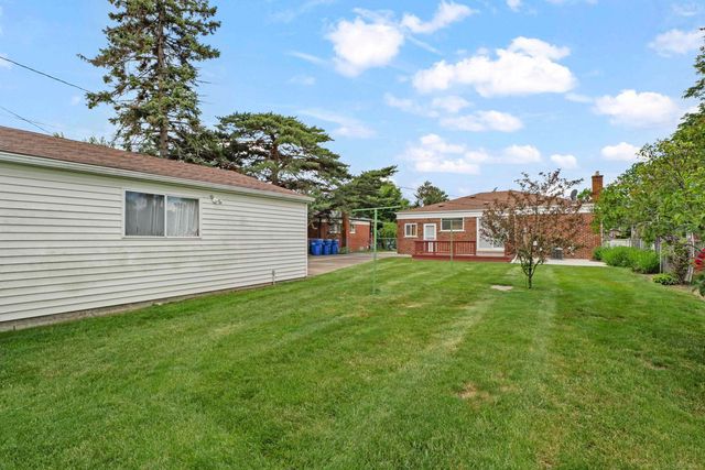 28450 Suburban Drive, Warren, MI 48088