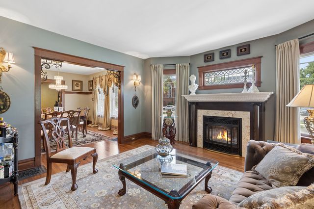 132 N Catherine Street, La Grange, IL 60525