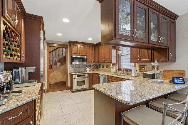 132 N Catherine Street, La Grange, IL 60525