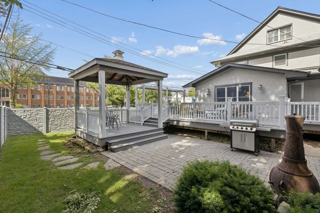 132 N Catherine Street, La Grange, IL 60525