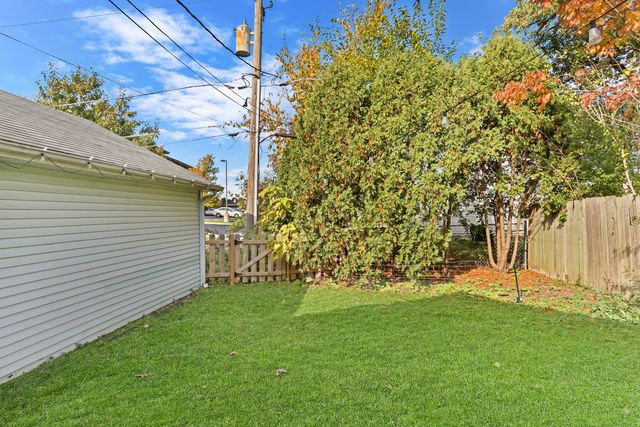 130 Shadydell Avenue, Mundelein, IL 60060