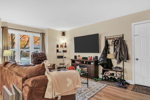 130 Shadydell Avenue, Mundelein, IL 60060