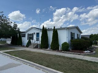 69 Petunia Circle, Matteson, IL 60443