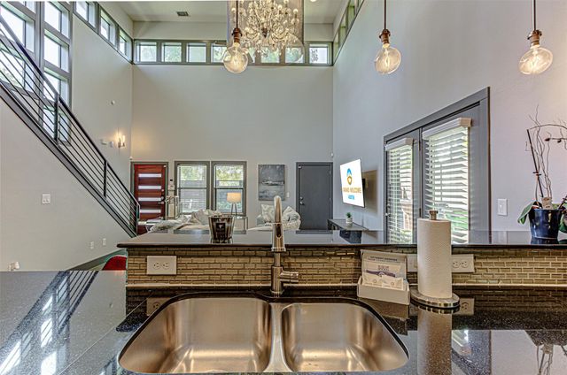 2612 Hidalgo ST, Austin, TX 78702