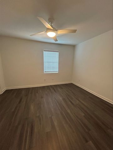 321 E 8th Street 102, Dallas, TX 75203
