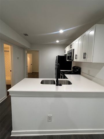 321 E 8th Street 102, Dallas, TX 75203