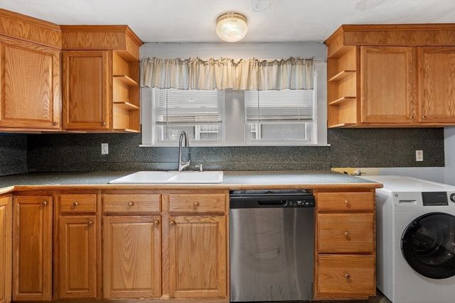 2 Wentworth Ter 2, Malden, MA 02148