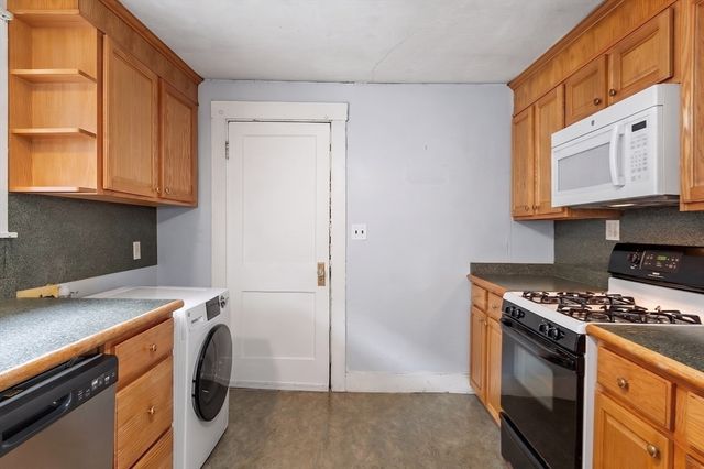2 Wentworth Ter 2, Malden, MA 02148