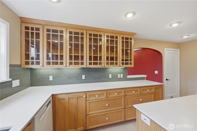 3217 36th Avenue W, Seattle, WA 98199