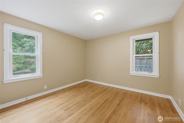 3217 36th Avenue W, Seattle, WA 98199
