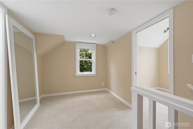 3217 36th Avenue W, Seattle, WA 98199