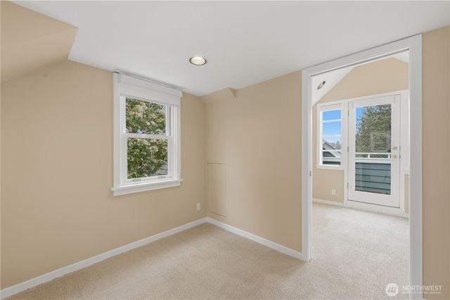 3217 36th Avenue W, Seattle, WA 98199