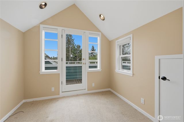 3217 36th Avenue W, Seattle, WA 98199