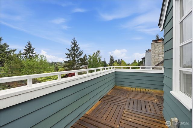 3217 36th Avenue W, Seattle, WA 98199