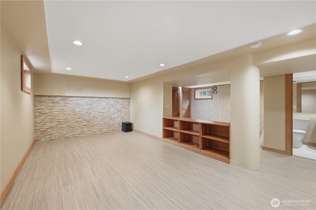 3217 36th Avenue W, Seattle, WA 98199