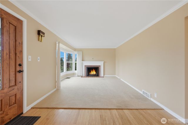 3217 36th Avenue W, Seattle, WA 98199