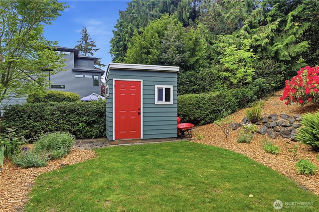 3217 36th Avenue W, Seattle, WA 98199