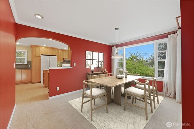 3217 36th Avenue W, Seattle, WA 98199