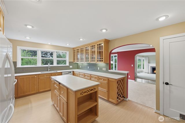 3217 36th Avenue W, Seattle, WA 98199