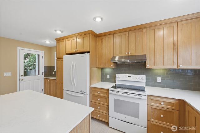 3217 36th Avenue W, Seattle, WA 98199