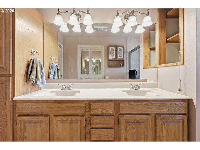 3510 Nw 109TH St, Vancouver, WA 98685