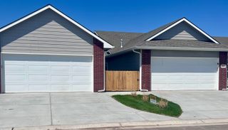 3913-3915 S Bluelake Ct, Wichita, KS 67215