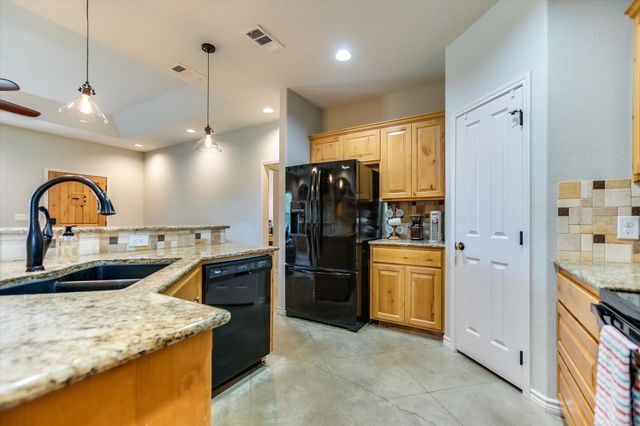 705 Woodland Park DR, Marble Falls, TX 78654