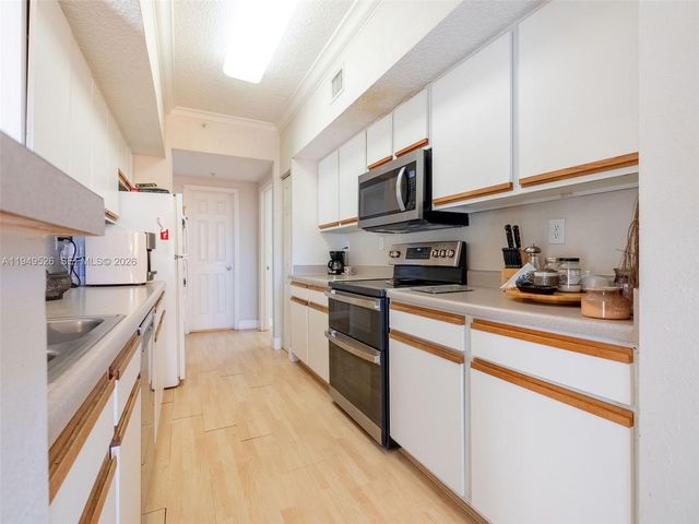 11700 SW 2nd Street 13202, Pembroke Pines, FL 33025