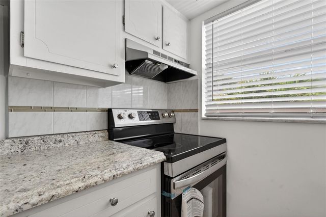1221 DREW STREET A5, Clearwater, FL 33755