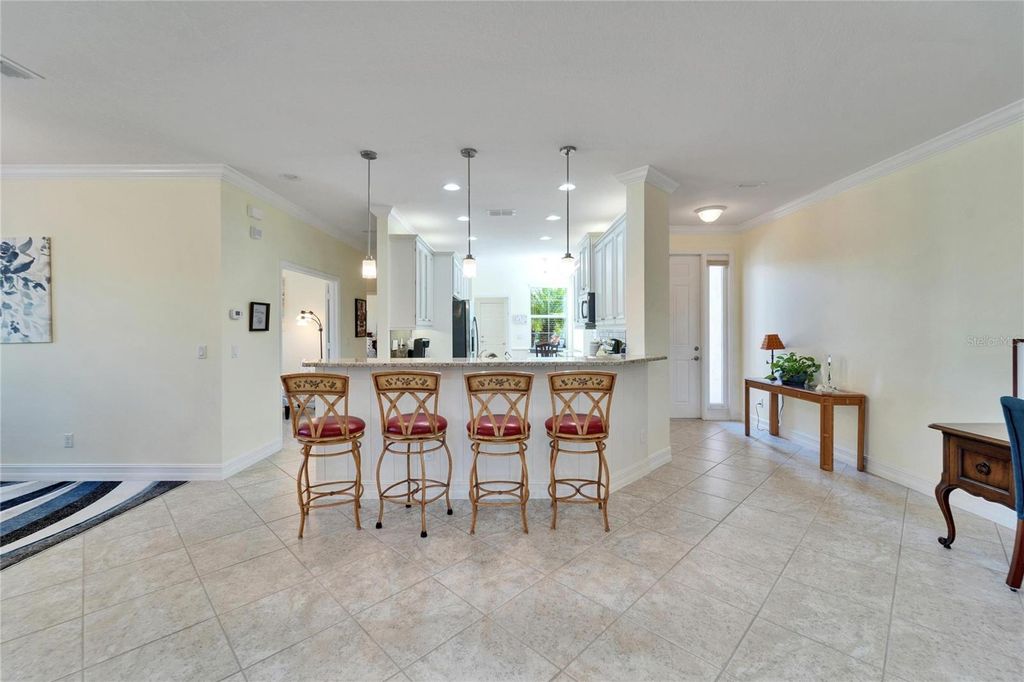 Image 12 of property listing at 15618 AURORA LAKE CIRCLE, Wimauma, FL 33598