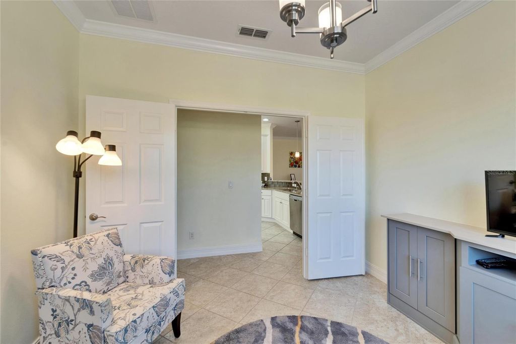 Image 34 of property listing at 15618 AURORA LAKE CIRCLE, Wimauma, FL 33598
