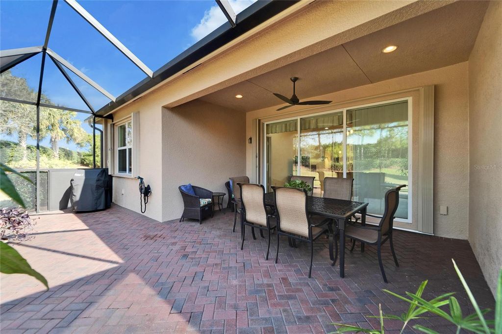 Image 42 of property listing at 15618 AURORA LAKE CIRCLE, Wimauma, FL 33598