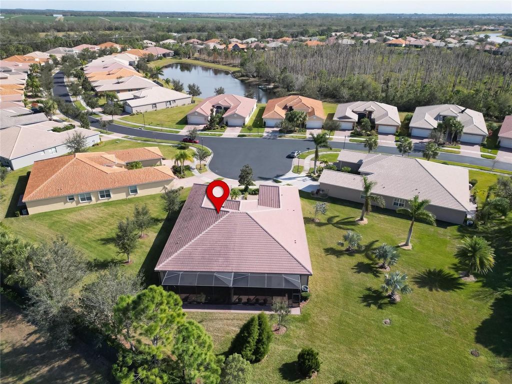 Image 53 of property listing at 15618 AURORA LAKE CIRCLE, Wimauma, FL 33598