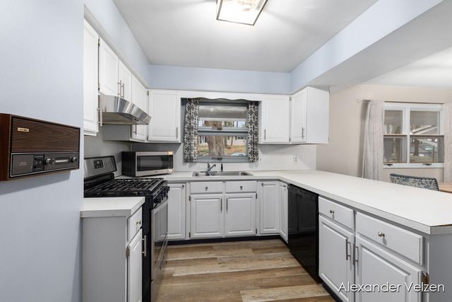 1532 Andover Street, Wyoming, MI 49509