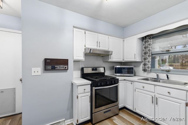 1532 Andover Street, Wyoming, MI 49509