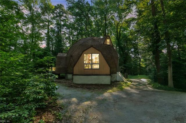 4868 Gardner LN, Suffolk, VA 23434