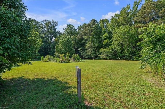 4868 Gardner LN, Suffolk, VA 23434