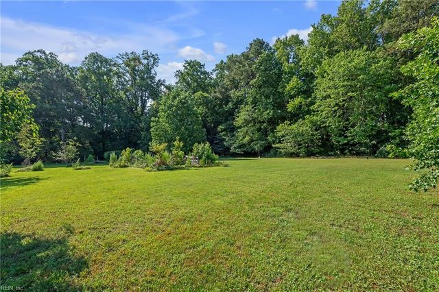 4868 Gardner LN, Suffolk, VA 23434