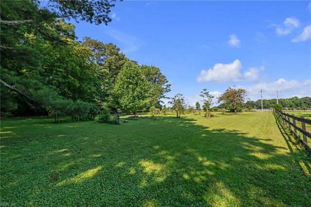 4868 Gardner LN, Suffolk, VA 23434