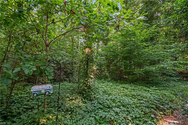 4868 Gardner LN, Suffolk, VA 23434