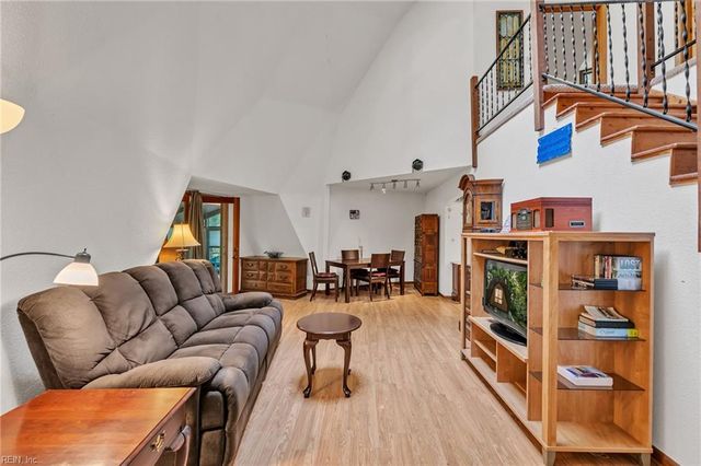 4868 Gardner LN, Suffolk, VA 23434